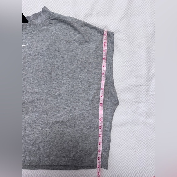 Nike Sport Gray Oversize Top in Size Small - Picture 9 of 9